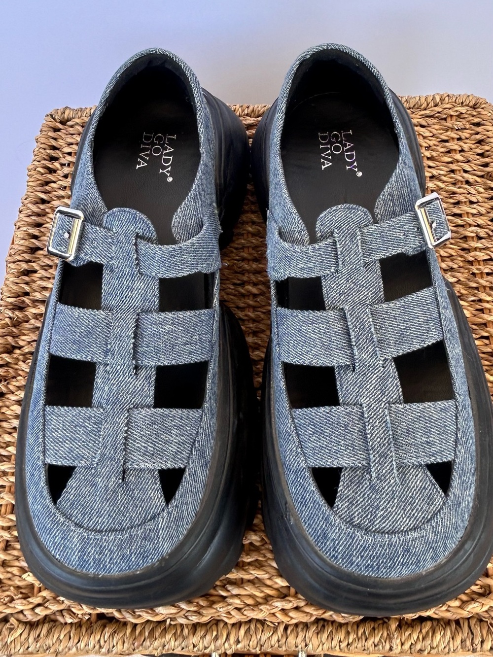 Lady Go Diva Women’s Denim Platform Fisherman Shoe Adjustable Buckle Size 7